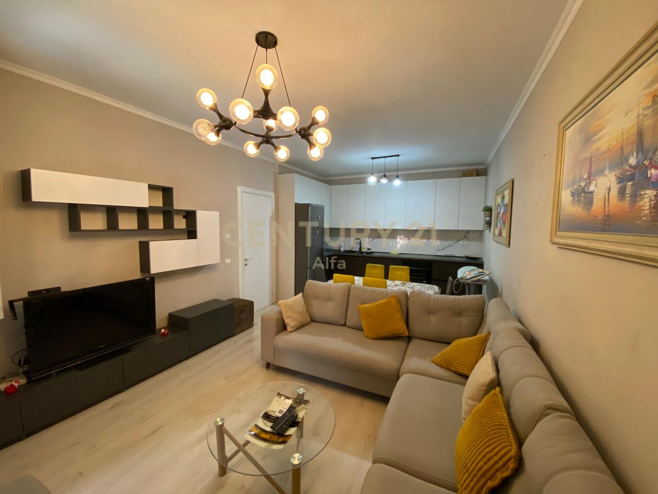 Apartment 1+1 + parking space for rent in Green City, New Ring Road !!