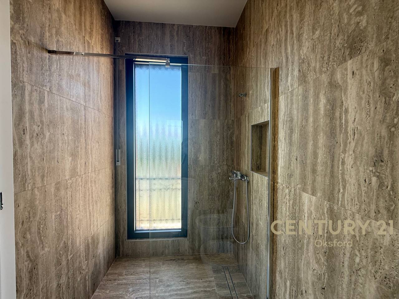 Apartament per qira 2+1+2 i mobiluar, tek Kompleksi "Deliorgji"!