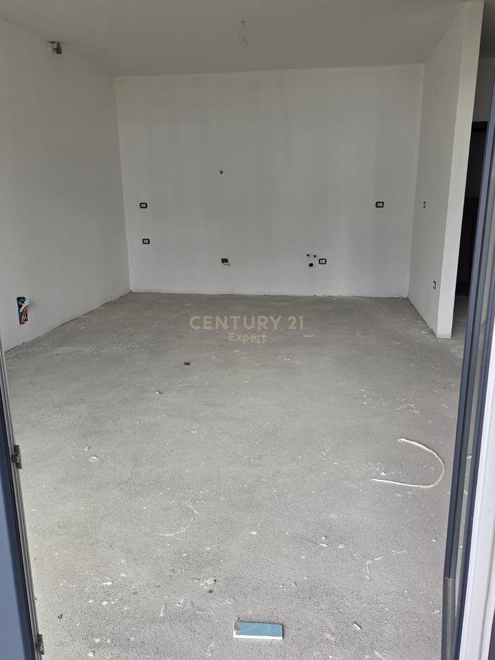Apartment 2+1+2 for sale near Klan + parking space included