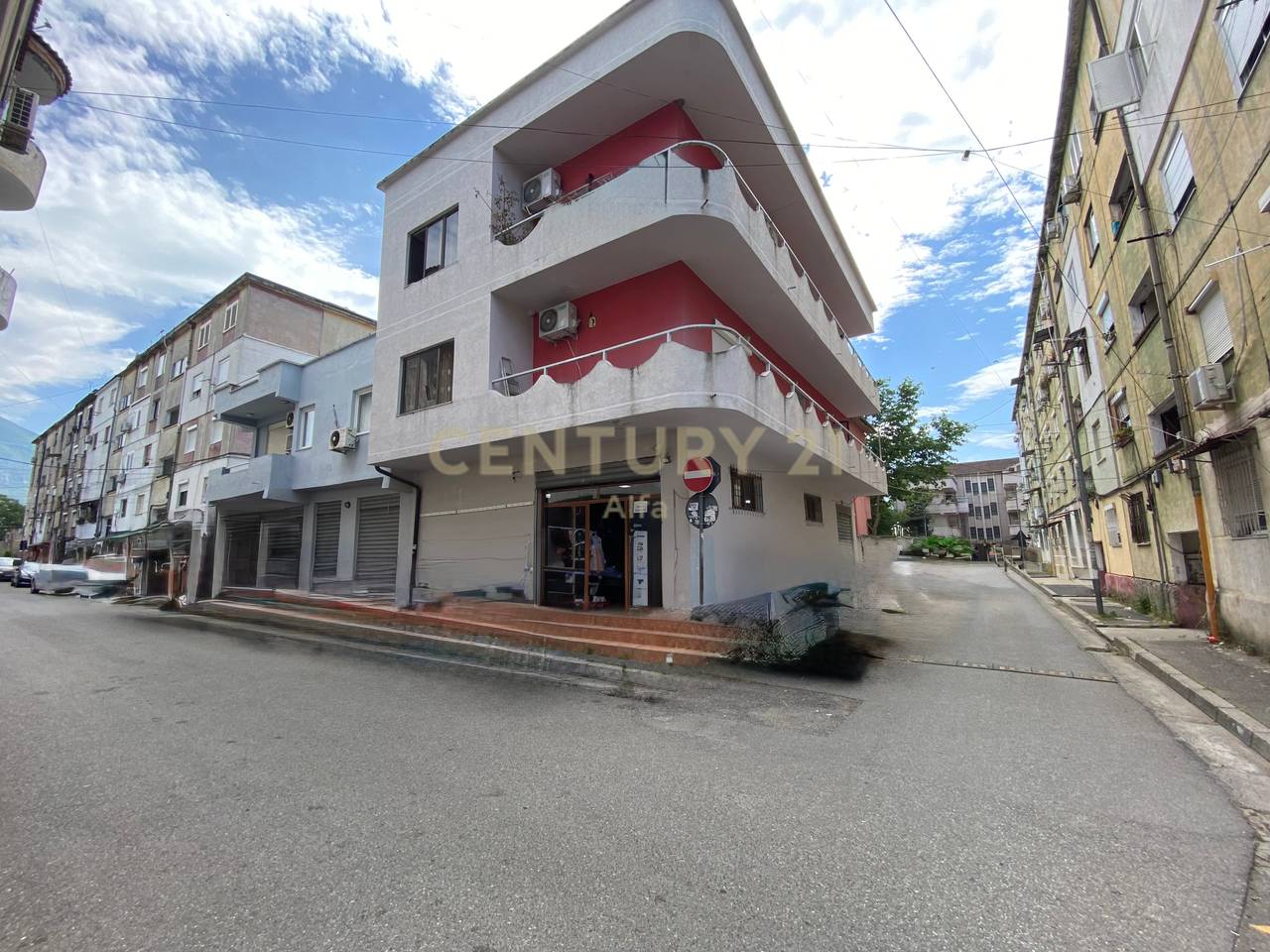 🏡 3-Story Villa for Sale in the Oxhaku Area!