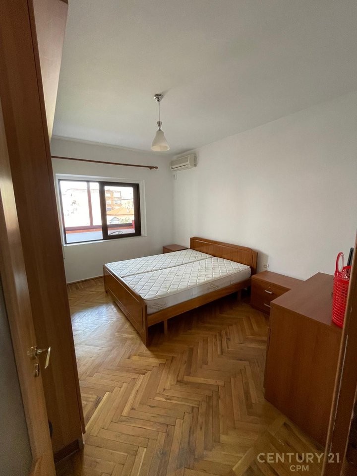 Apartament 2+1 Me qira tek Pazari Ri, Tiranë - 60.000ALL | 80 m²