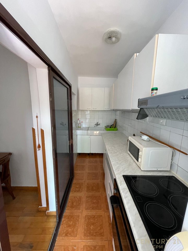 Apartament 2+1 Me qira tek Pazari Ri, Tiranë - 60.000ALL | 80 m²