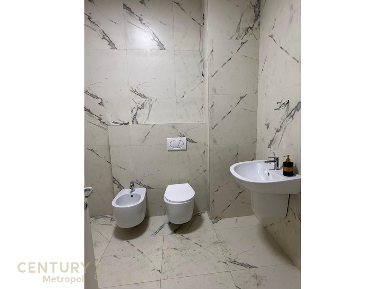 SHITET APARTAMENT 2+1+2,OASIS RESIDENCE, UNAZA E RE!