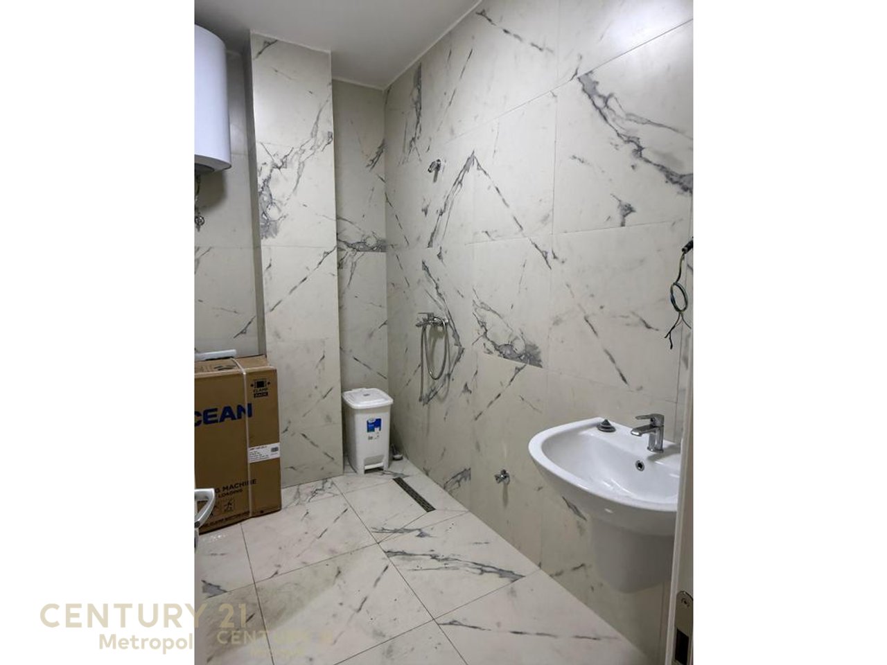 SHITET APARTAMENT 2+1+2,OASIS RESIDENCE, UNAZA E RE!