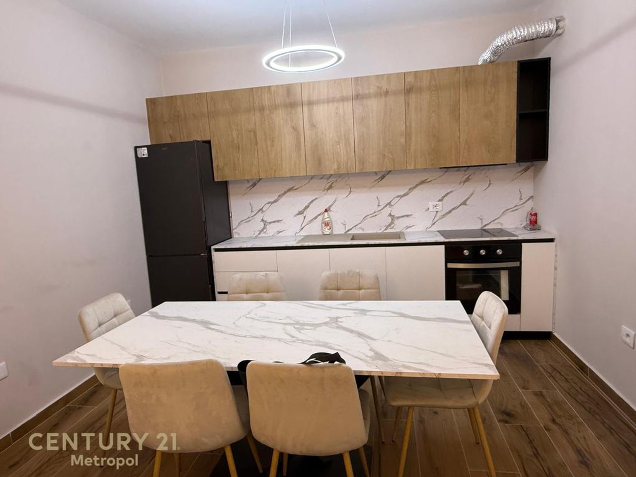 SHITET APARTAMENT 2+1+2,OASIS RESIDENCE, UNAZA E RE!