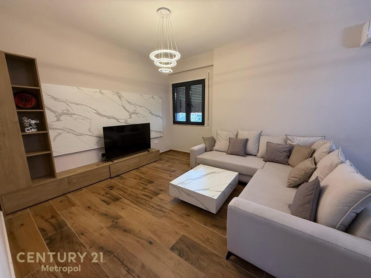 SHITET APARTAMENT 2+1+2,OASIS RESIDENCE, UNAZA E RE!