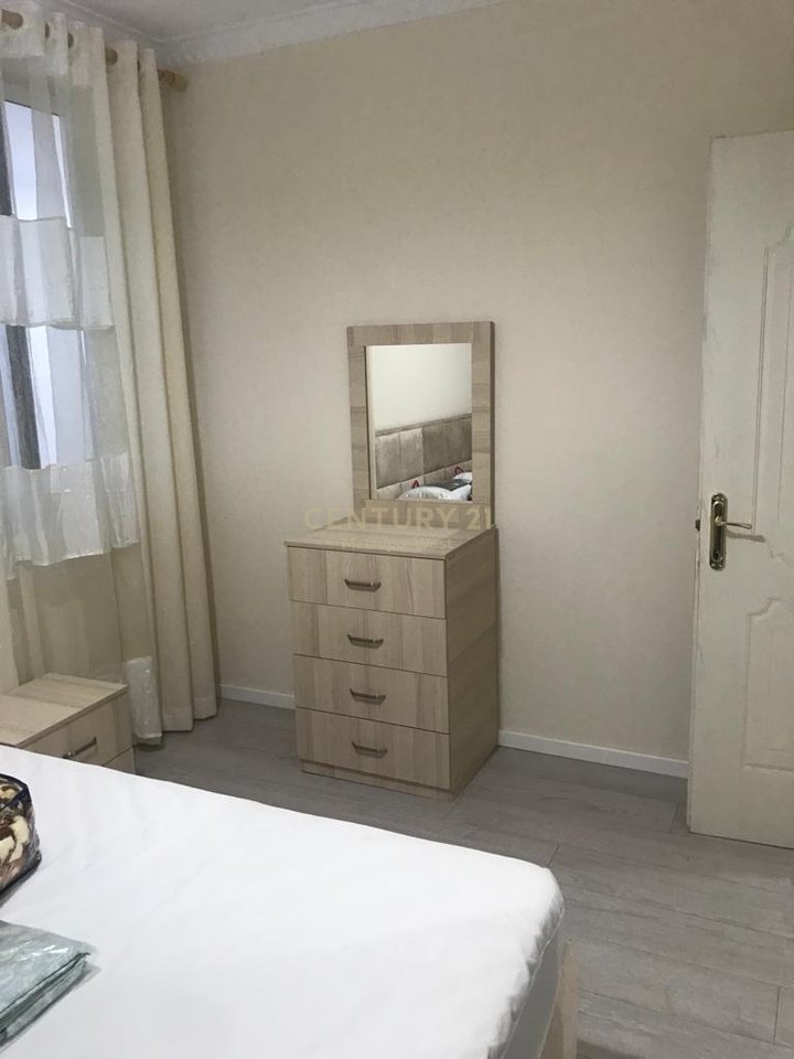 1+1 apartment for rent and 1 parking lot above the Grand complex at Tregu Elektrik