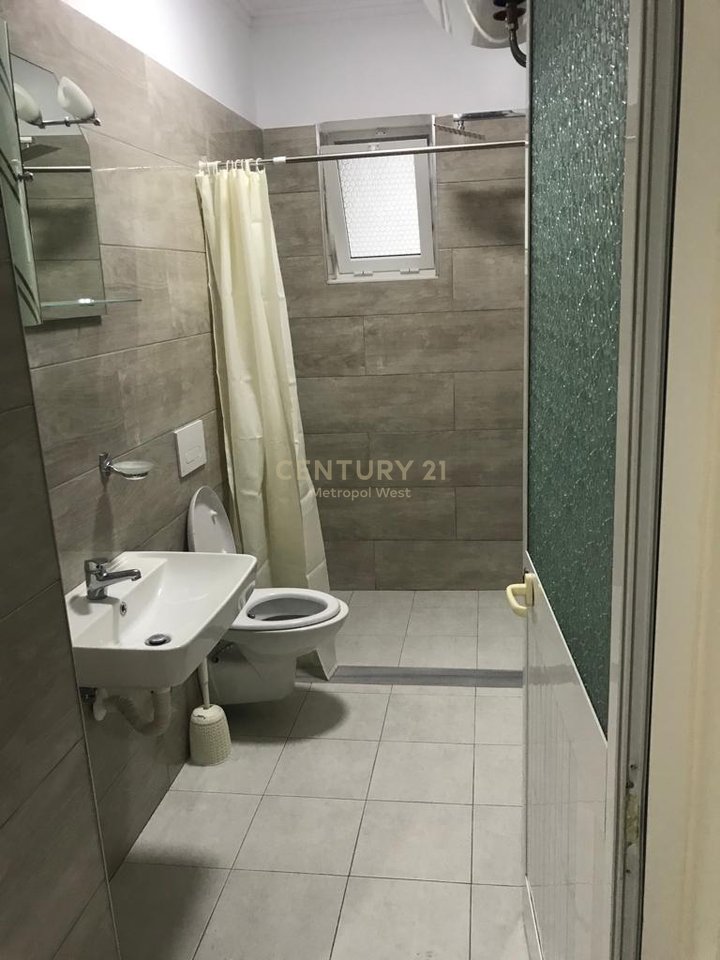 1+1 apartment for rent and 1 parking lot above the Grand complex at Tregu Elektrik