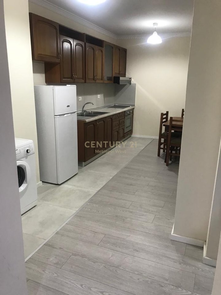 1+1 apartment for rent and 1 parking lot above the Grand complex at Tregu Elektrik