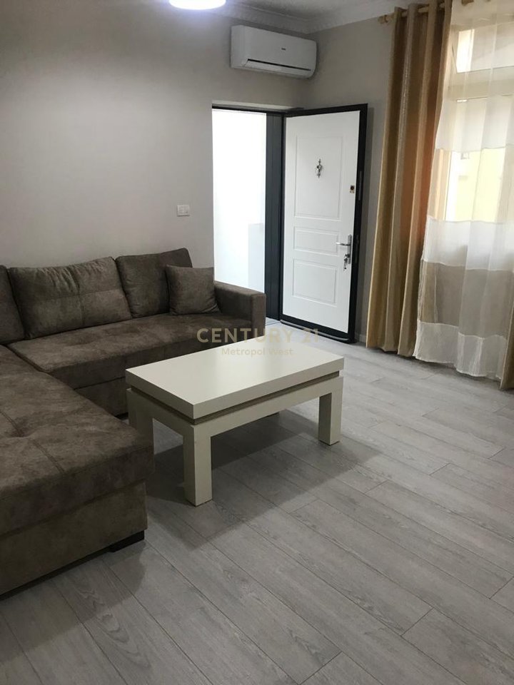 1+1 apartment for rent and 1 parking lot above the Grand complex at Tregu Elektrik