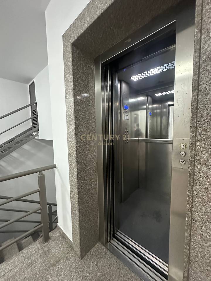🏡 Appartamento 1+1 con Ampia Veranda in Vendita a Porcelan, Tirana!