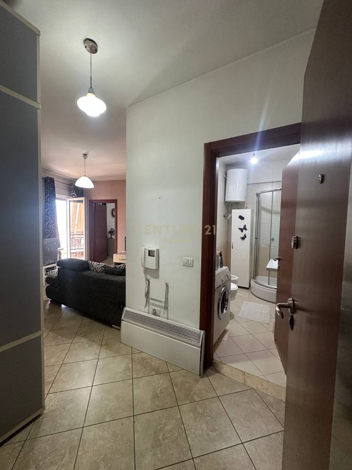 🏡 Appartamento 1+1 con Ampia Veranda in Vendita a Porcelan, Tirana!