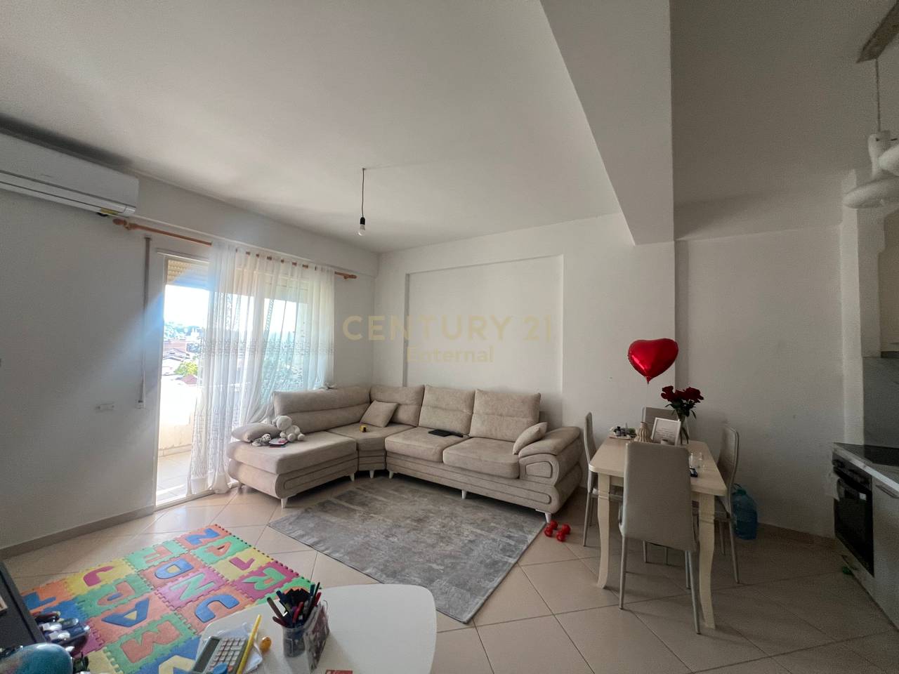 Appartamento 2+1 in vendita a Golden Park