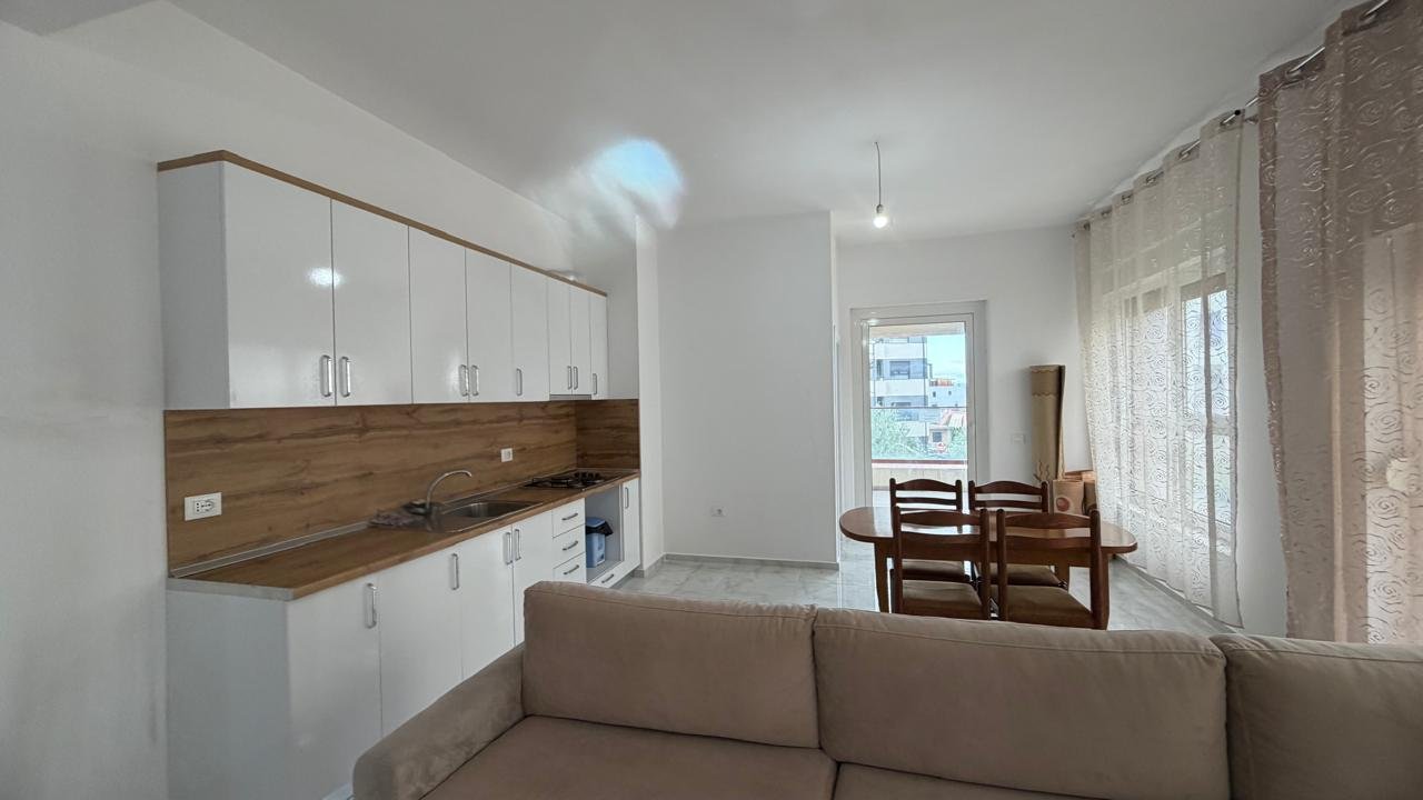 Apartament 2+1 Me Qira në Ali Demi, Tiranë