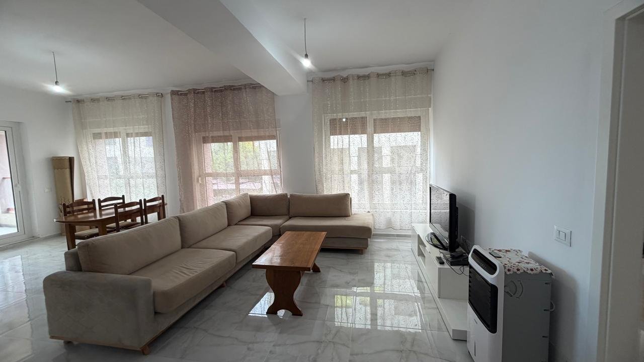 Apartament 2+1 Me Qira në Ali Demi, Tiranë