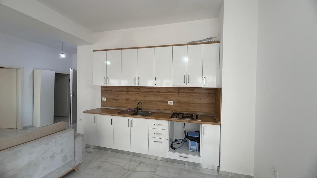Apartament 2+1 Me Qira në Ali Demi, Tiranë