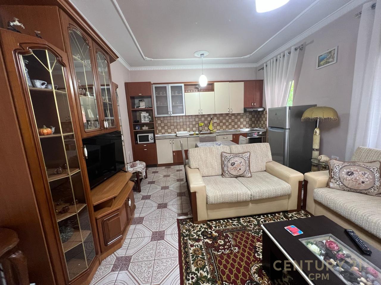The second floor of a villa in the Sauk area is for rent