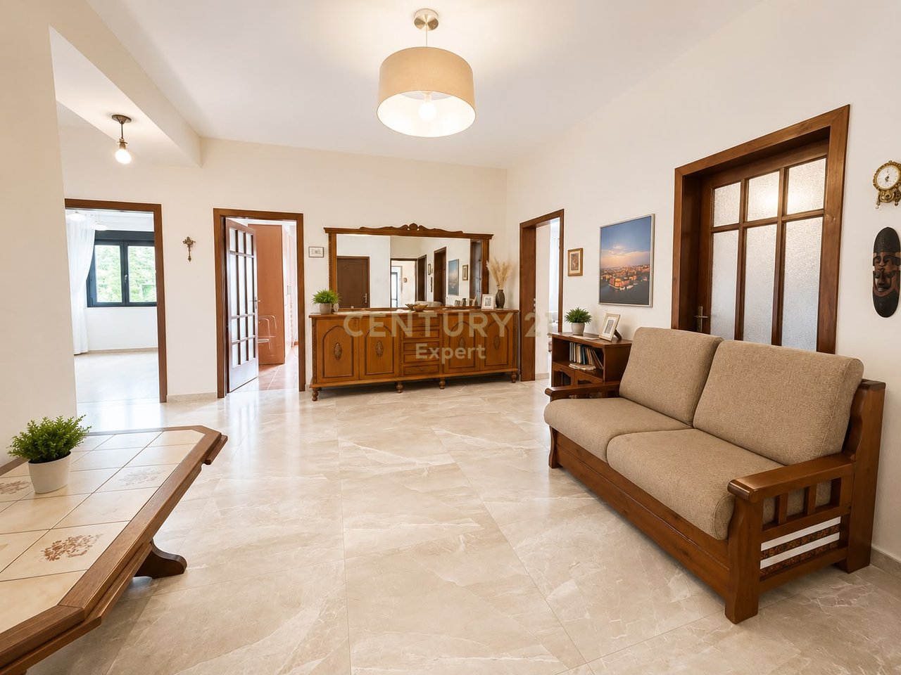 APPARTAMENTO IN VENDITA A MYSLYM SHYR 182M2 PRIMO PIANO/OPPORTUNITÀ DI BUSINESS!