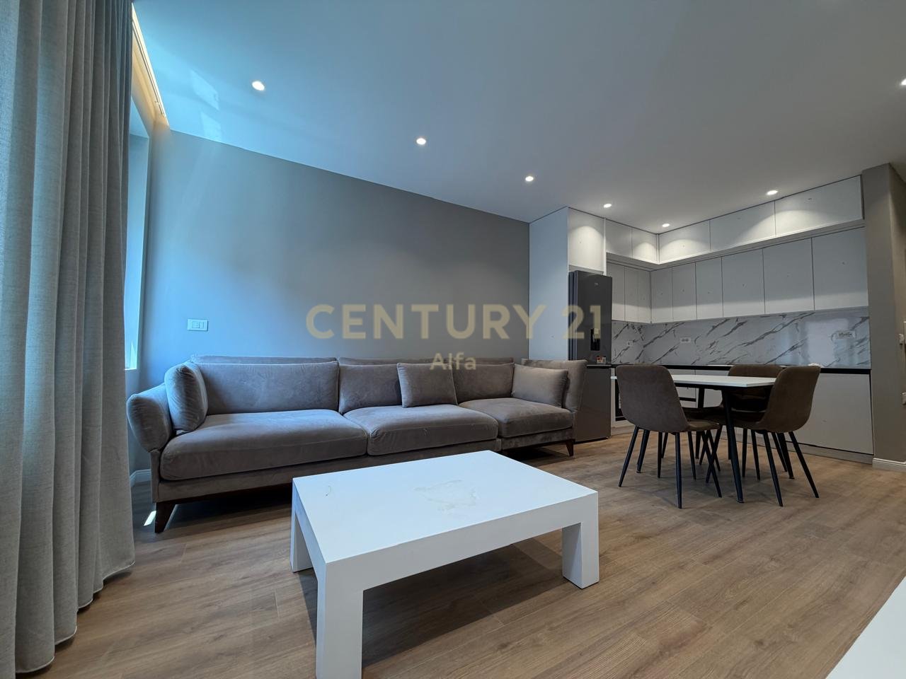 For rent 1+1+1 apartment with parking space in Xheluks Complex, Elbasan Street!