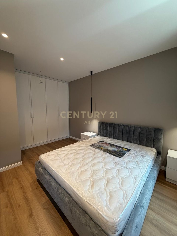 For rent 1+1+1 apartment with parking space in Xheluks Complex, Elbasan Street!