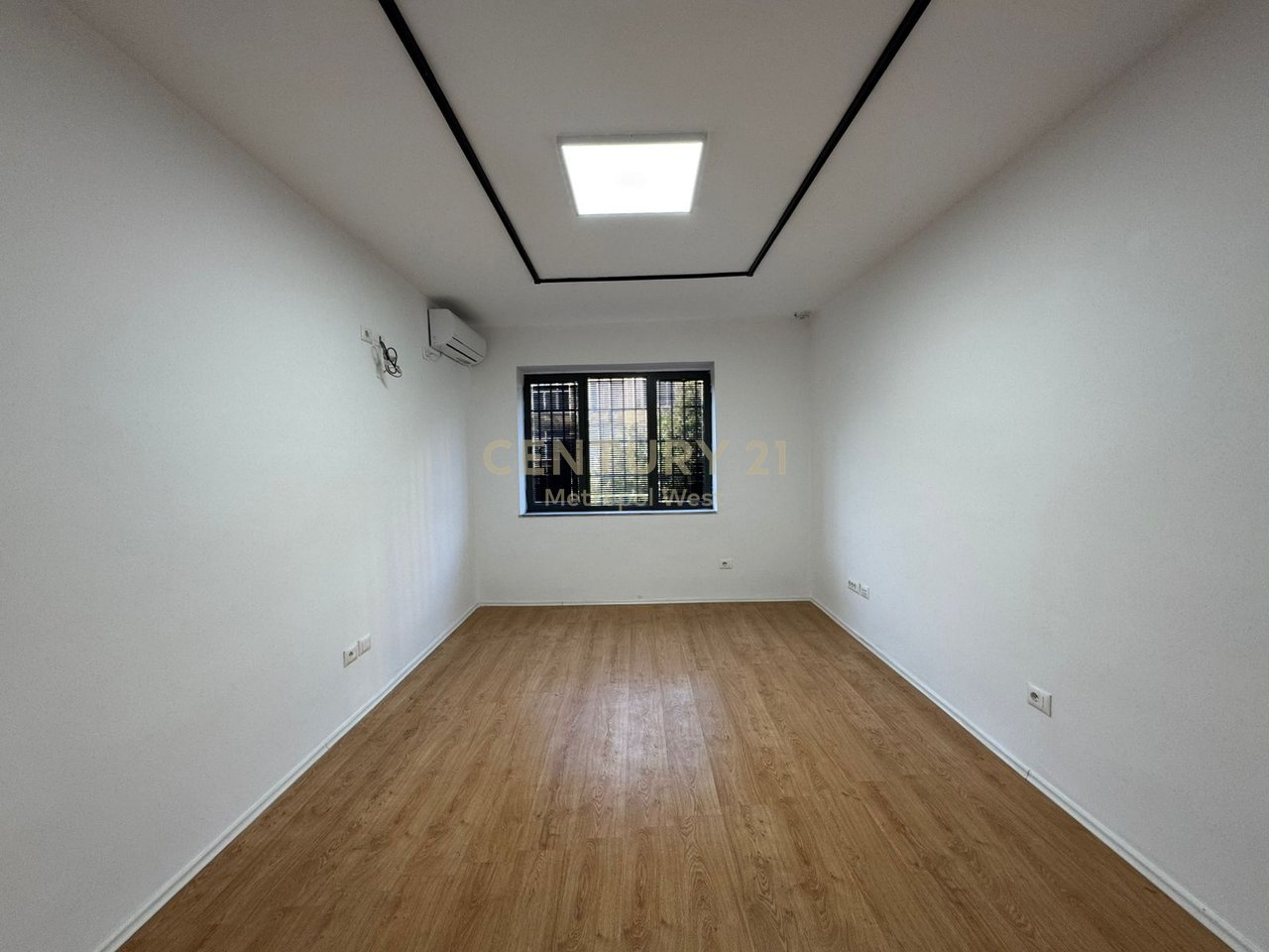 OFFICE FOR RENT ON DURRËS STREET