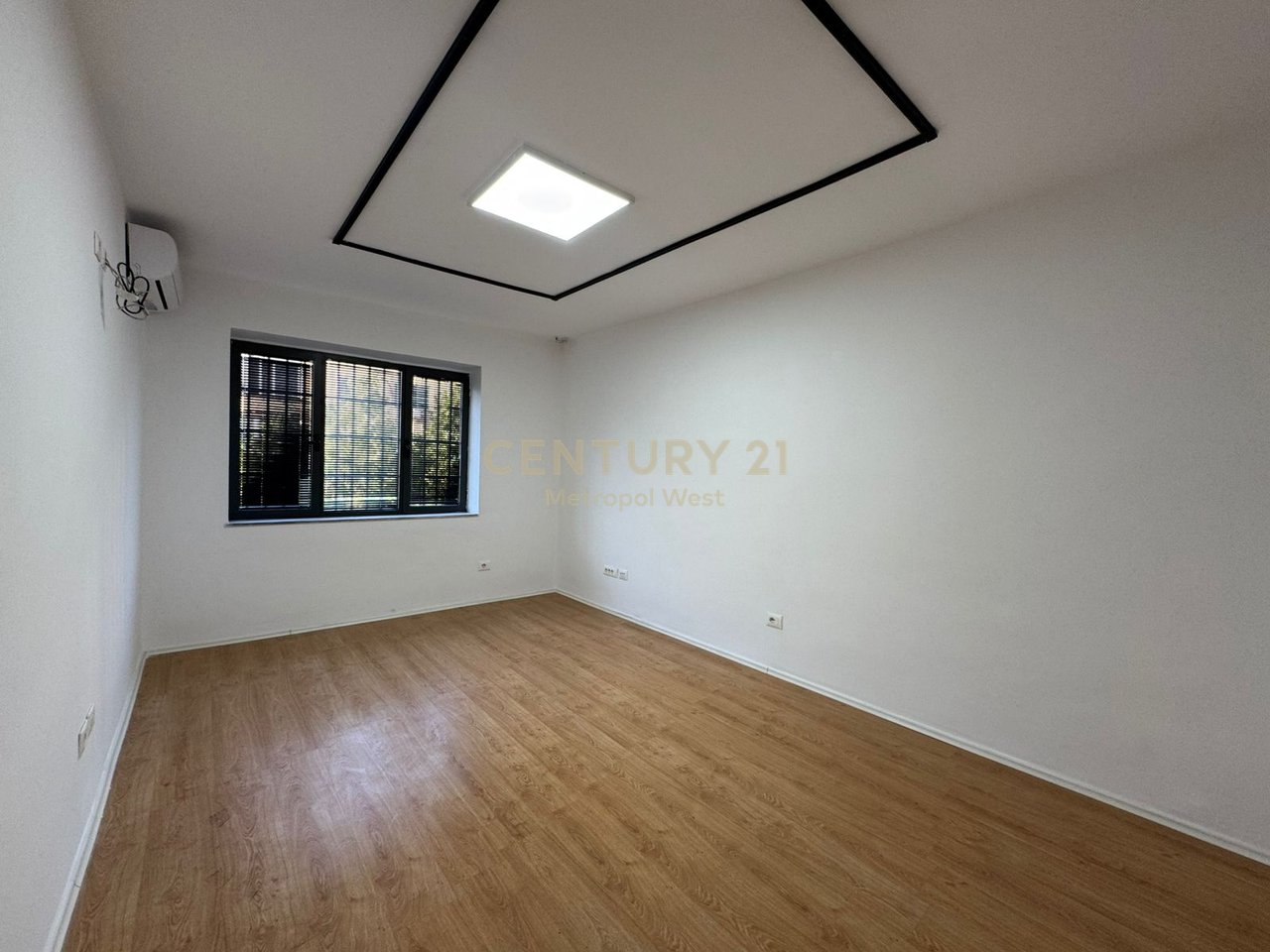 OFFICE FOR RENT ON DURRËS STREET