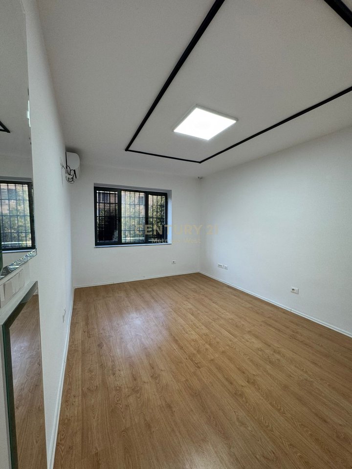 OFFICE FOR RENT ON DURRËS STREET