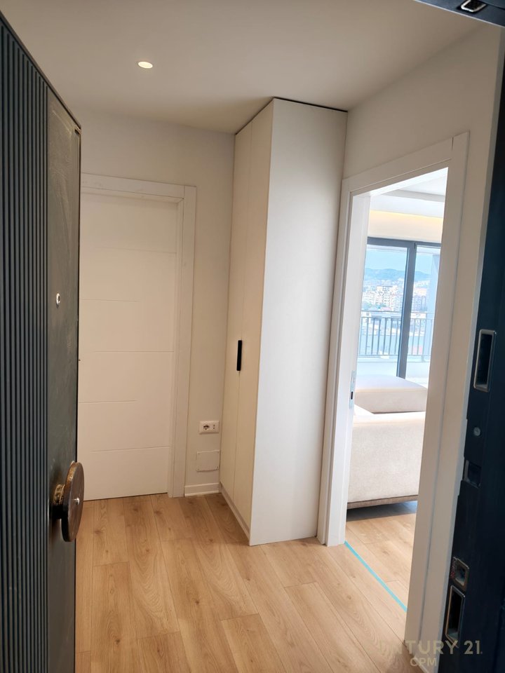 BULEVARDI I RI JAPIM ME QIRA APARTAMENT 1+1+POST PARKIMI