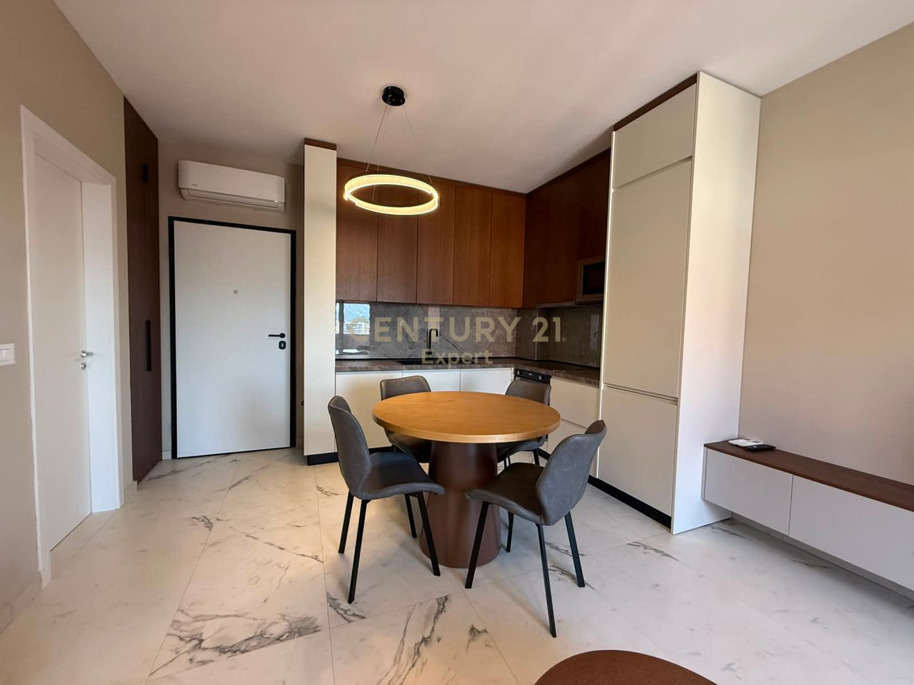 APARTAMENT 1+1 ME VERANDE TEK KOMPLEKSI AURA!