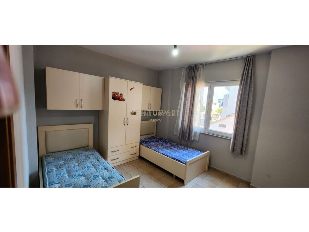 🏡 Jepet me qera apartament 2+1+2 në Rrugën Fortuzi, Tiranë!!