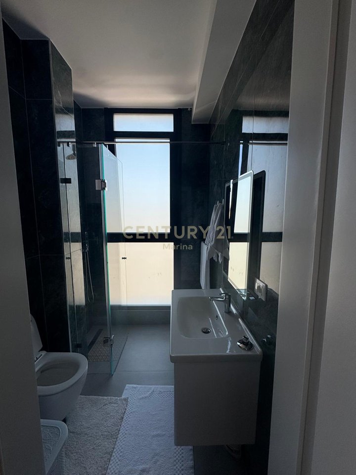 APARTAMENT 2+1+POST PARKIM PER QERA,NE CENTRALE!