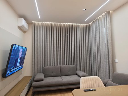 Apartament 1+1+P për Qira tek Ish Blloku, Tiranë - 750€