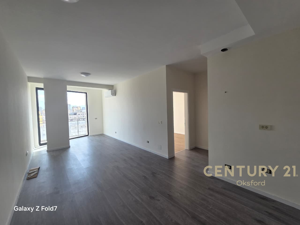 Jepet me qira apartament 1+1 per zyra ne Rrugën Mine Peza , Rezidenca Golden Tower!