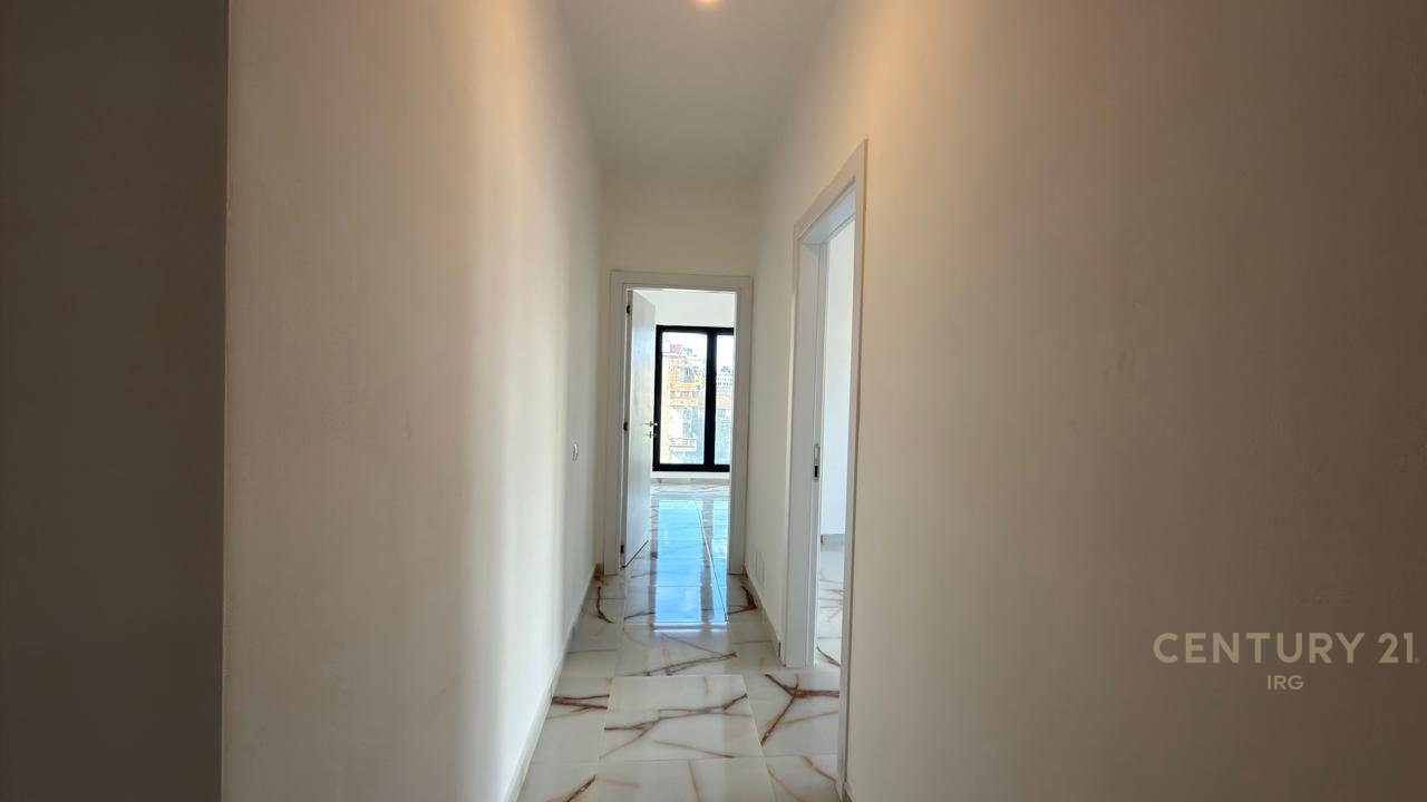 Appartamento 2+1+2 per ufficio disponibile in via Barrikadave!