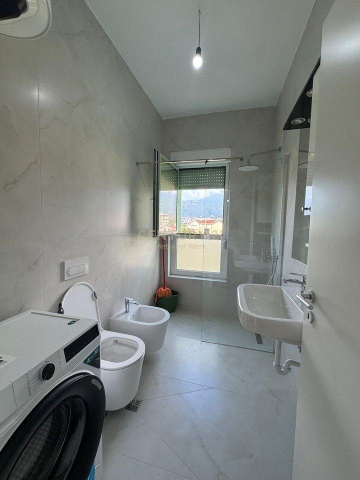 Appartamento 2+1+2 in affitto a Rezidenca Kadiu, Ali Demi