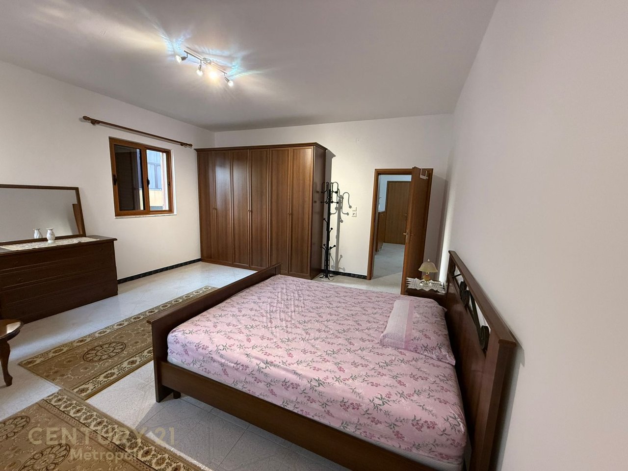 FOR RENT VILLA FLOOR 2+1+PARKING SPACE, STUDENT CITY!