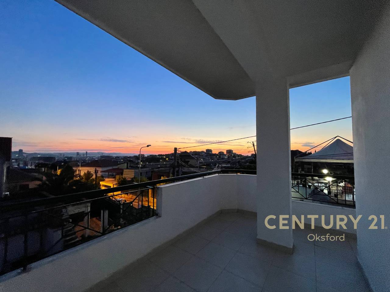 Apartament 3+2+1 për Shitje në Shkozë Tiranë!!