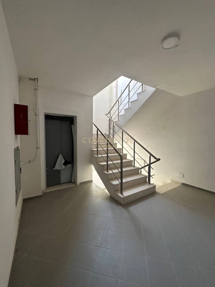 SHITET APARTAMENT 2+1 ME PAMJE PANORAMIKE NGA DETI – VLORË