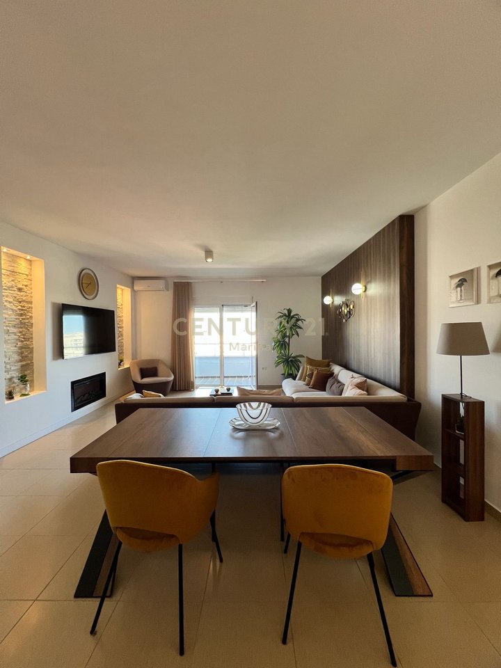 APARTAMENT MODERN PER SHITJE ,PRANE LUNGOMARES.