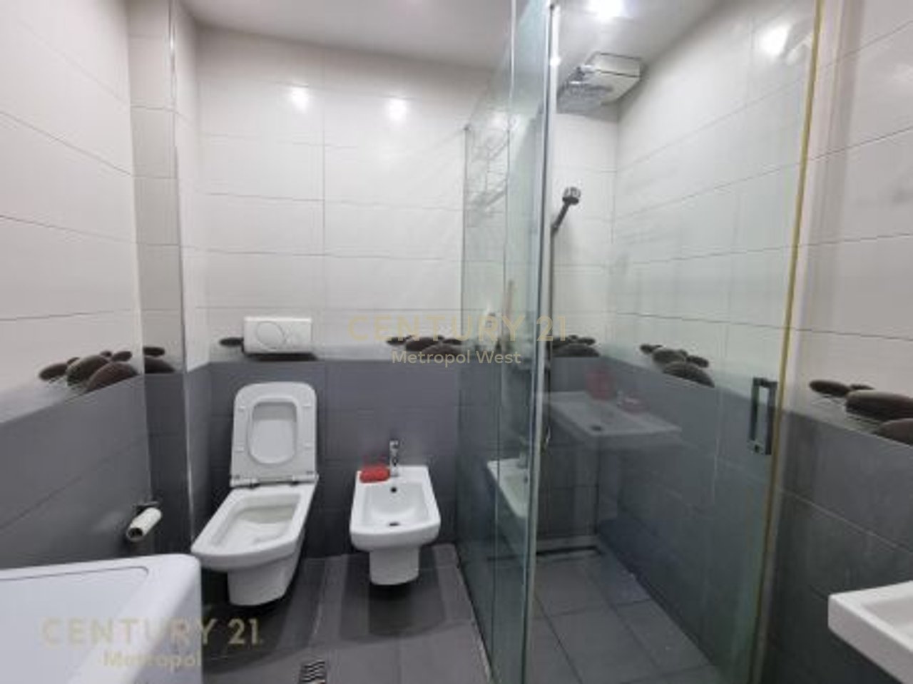APARTMENT FOR RENT 2+1+2 IN THE CENTER (Opposite Toptani)