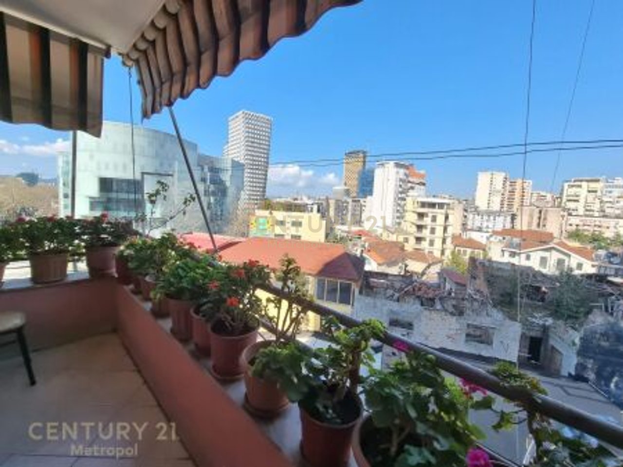 APARTMENT FOR RENT 2+1+2 IN THE CENTER (Opposite Toptani)