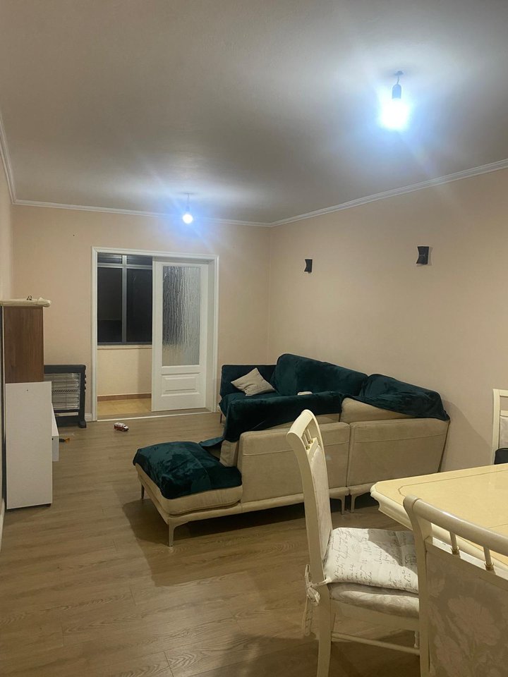 Apartament 2+1 Me Qira prane Varrit të Bamit, Tiranë | 120 m²