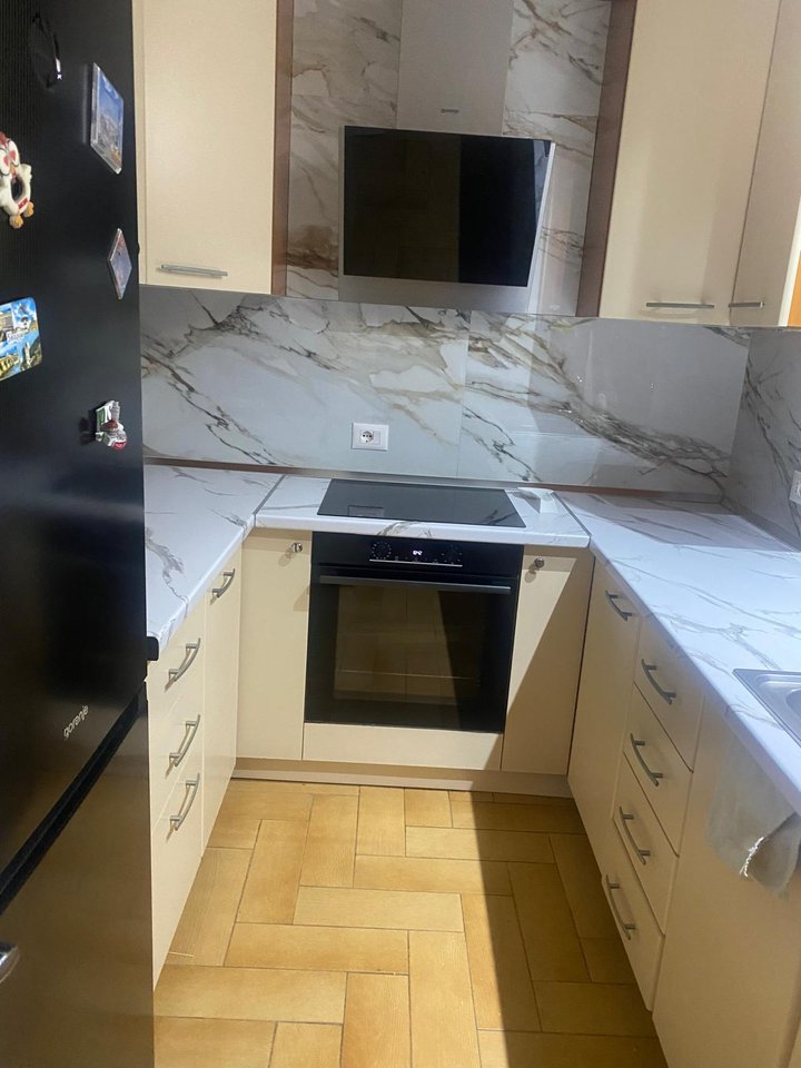 Apartament 2+1 Me Qira prane Varrit të Bamit, Tiranë | 120 m²