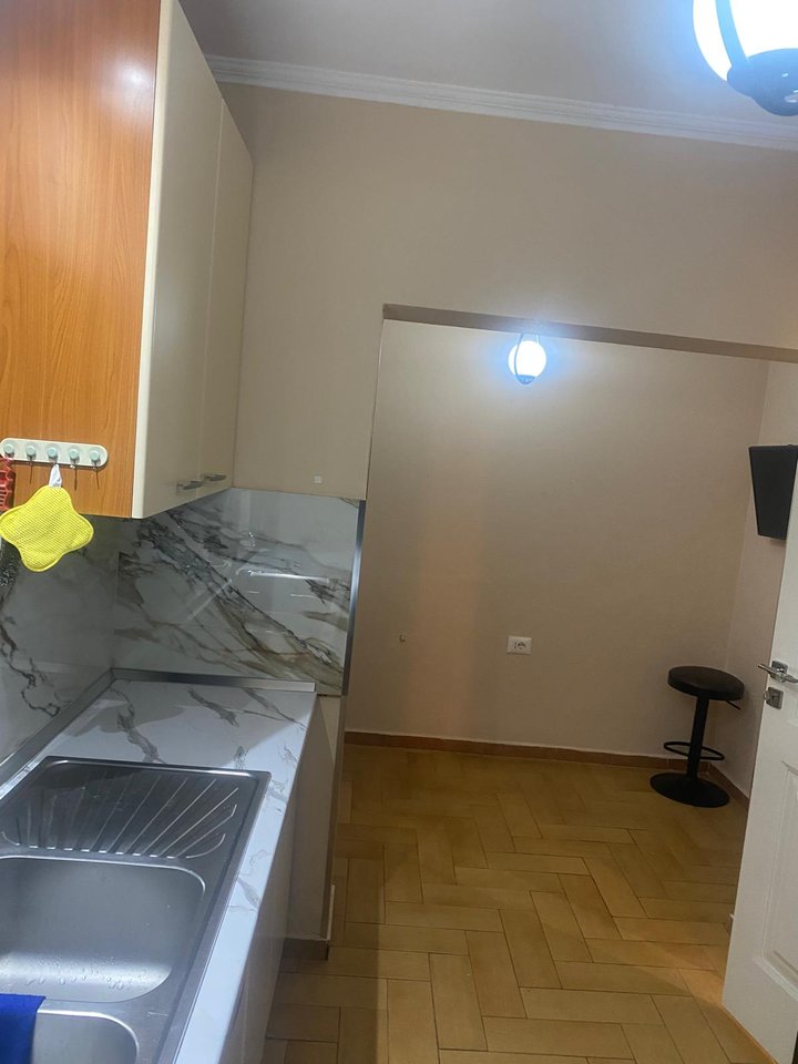 Apartament 2+1 Me Qira prane Varrit të Bamit, Tiranë | 120 m²