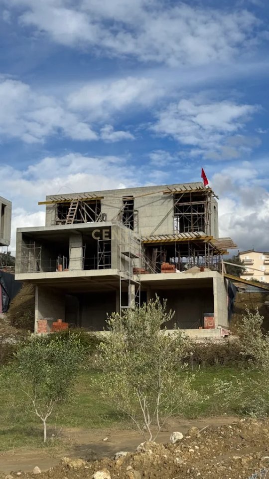 Vilë Luksoze në Shitje në Blin Residence – Liqeni i Farkës | Elegancë, Privatësi dhe Jetesë Premium