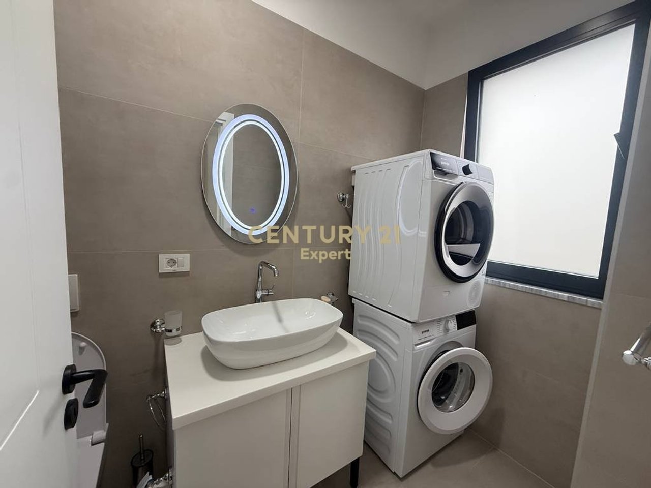 APARTAMENT 2+1+2+POST PARKIMI PER QIRA NE DON BOSKO!