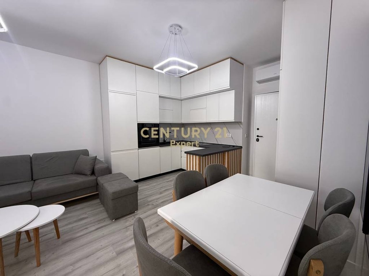 APARTAMENT 2+1+2+POST PARKIMI PER QIRA NE DON BOSKO!