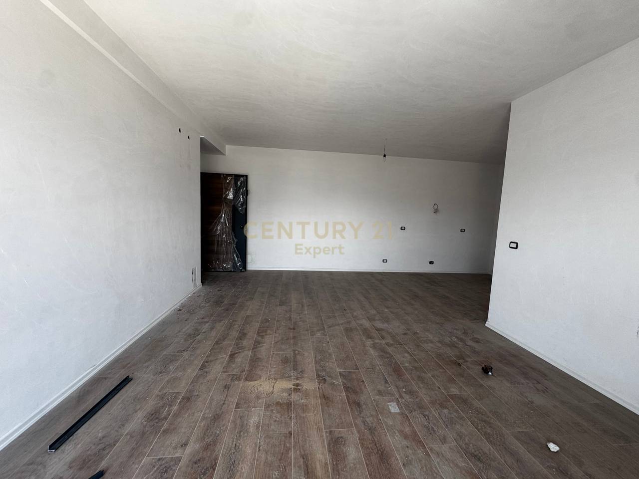 Shitet Apartament 2+1 tek Rezidenca “Liv” –Ish  Fusha e Aviacionit