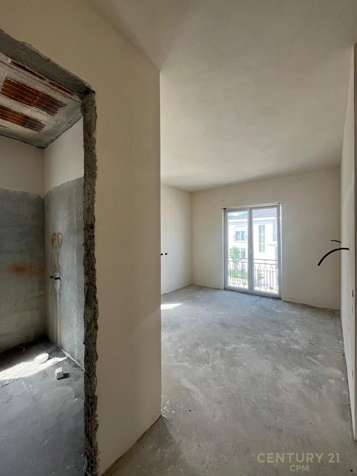 EXCLUSIVE VILLA FOR SALE WITH POOL, ROLLING HILLS 2