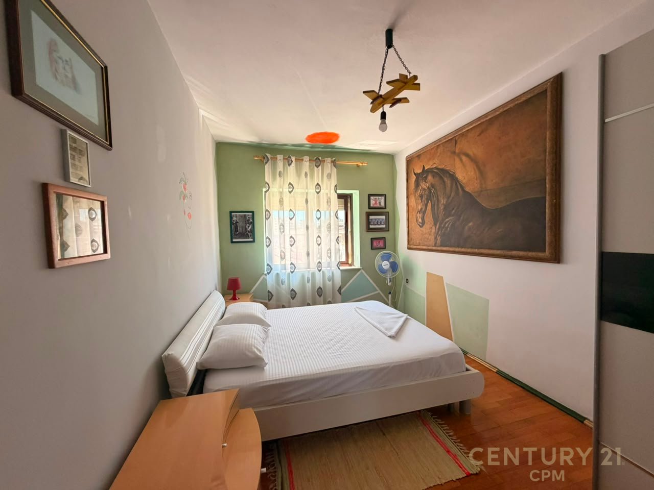 APARTMENT 1+1 FOR RENT NEAR WILLSON SQUARE!
